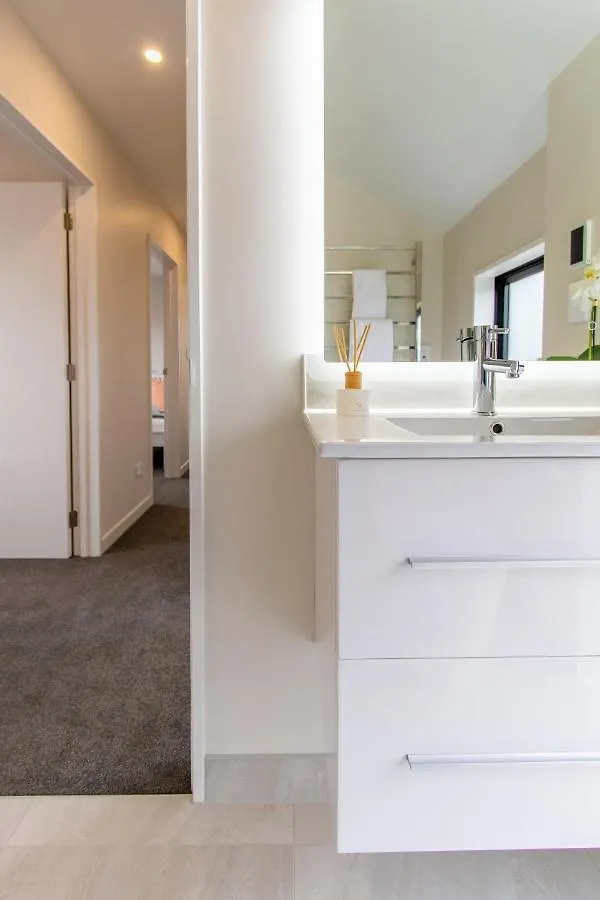 3 Bed 2.5 Bath Riccarton W/Games Room Christchurch