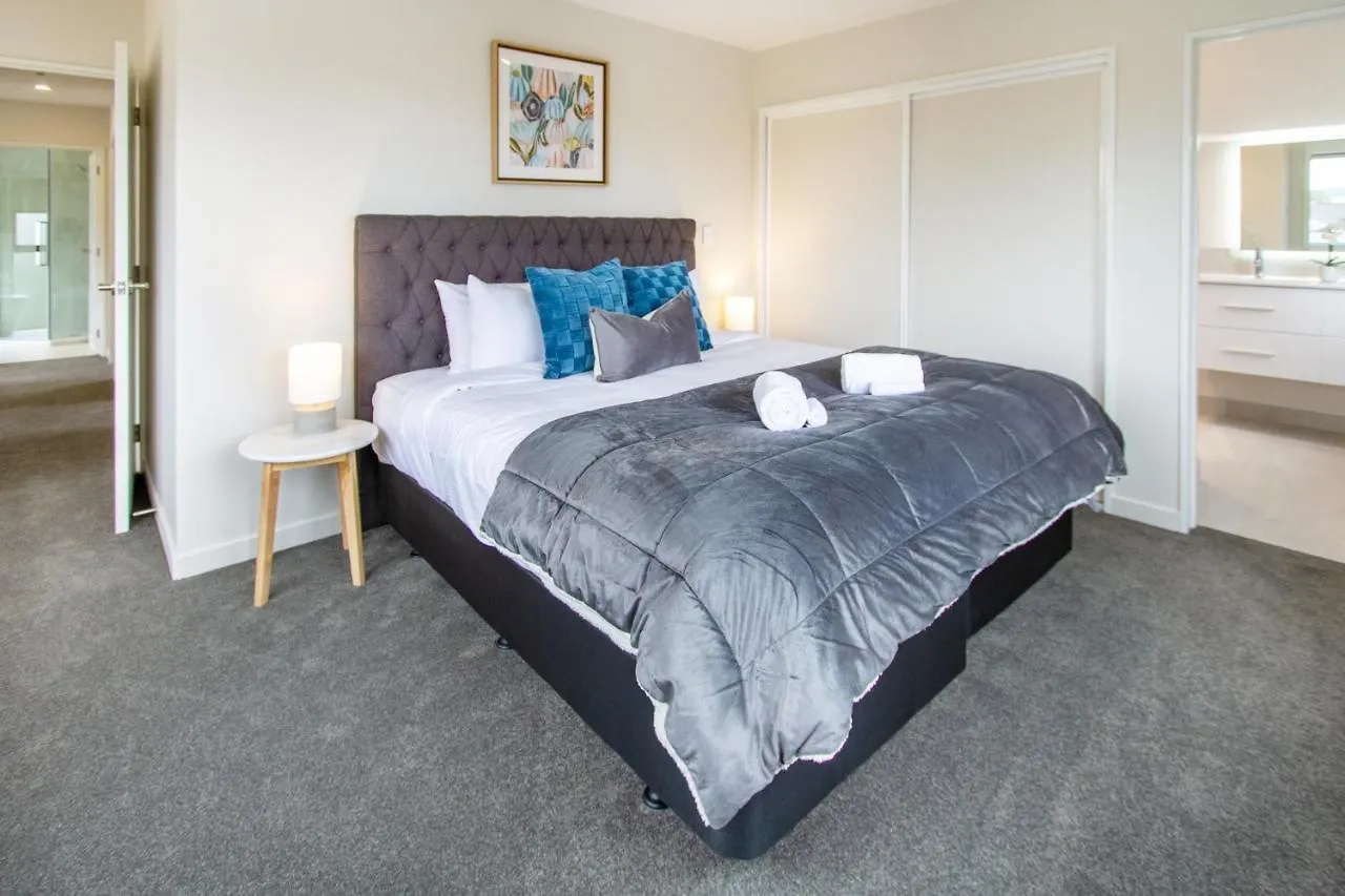 3 Bed 2.5 Bath Riccarton W/Games Room Christchurch New Zealand
