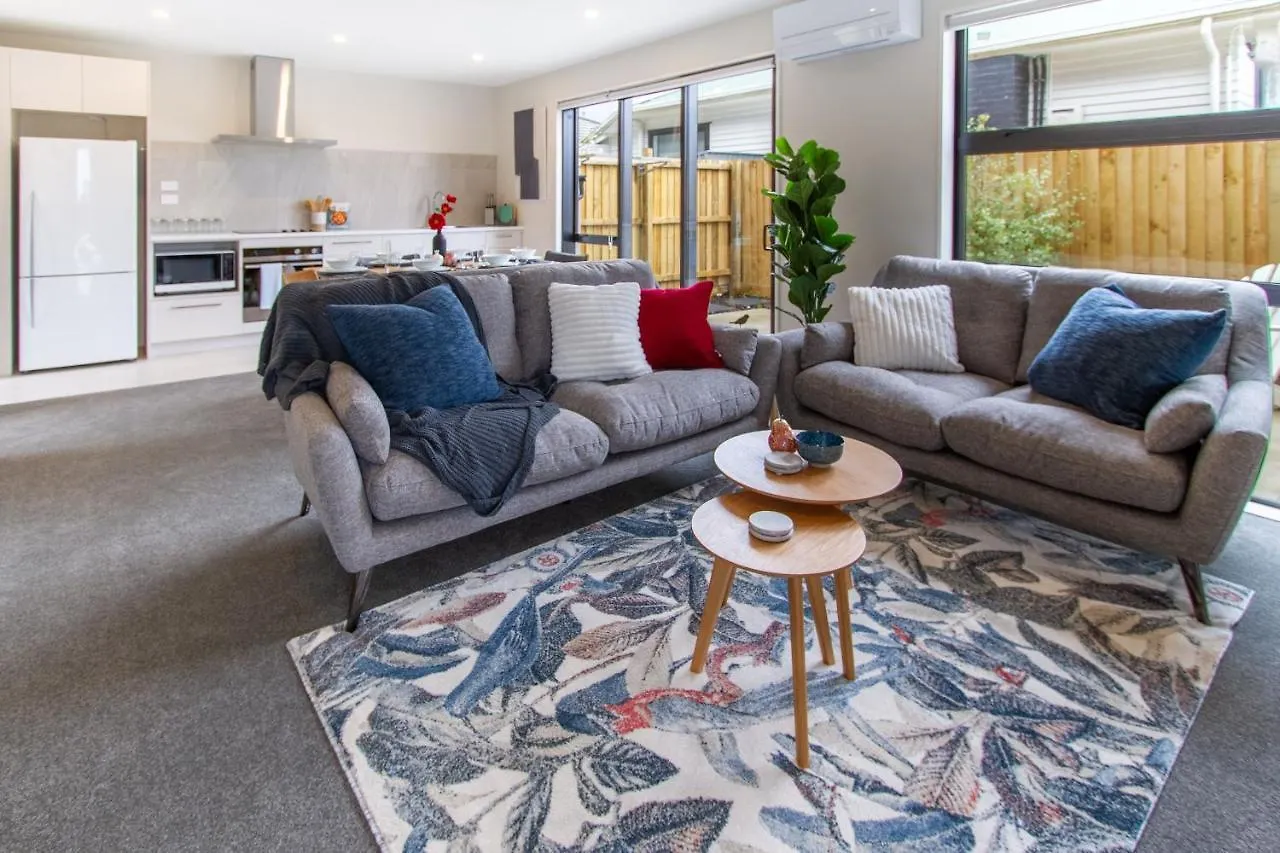 3 Bed 2.5 Bath Riccarton W/Games Room location